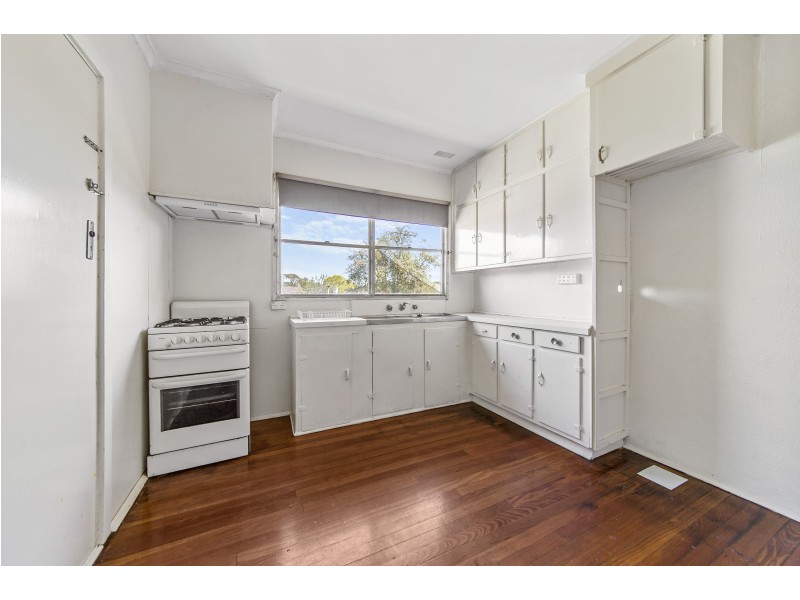 27 Chestnut Drive, Doveton VIC 3177