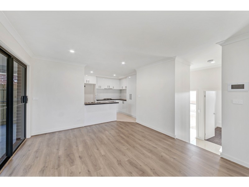 1/36 Silver Gum Drive, Pakenham VIC 3810