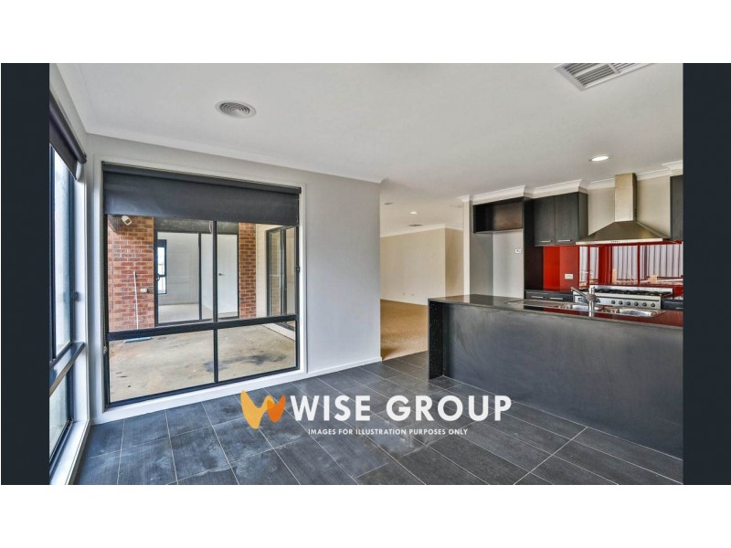 10 Eyre Place, Pakenham VIC 3810