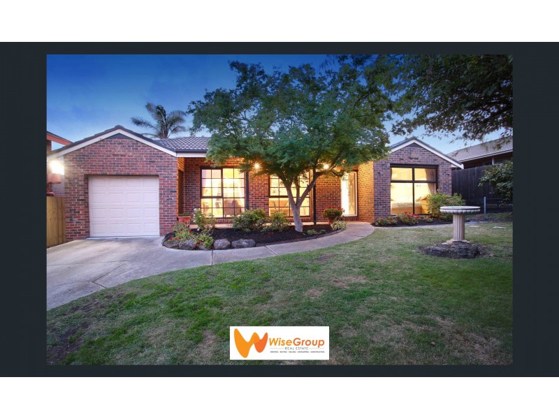 3 Reginald Close, Berwick VIC 3806