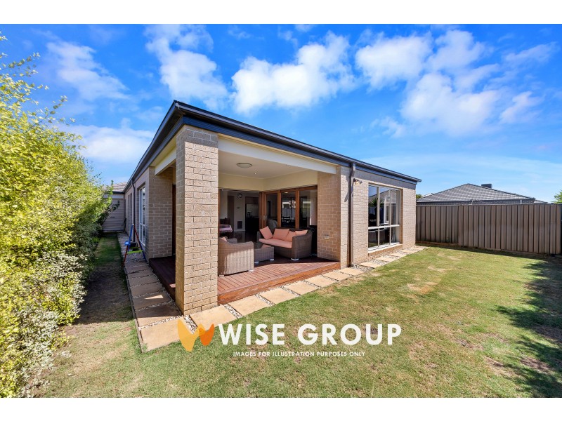 26 Chantenay Parade, Cranbourne North VIC 3977