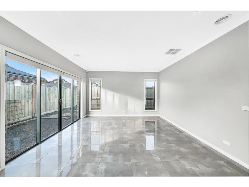 14 Mantello Street, Lyndhurst VIC 3975