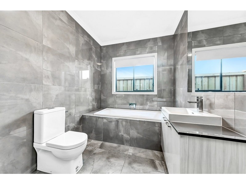 14 Mantello Street, Lyndhurst VIC 3975