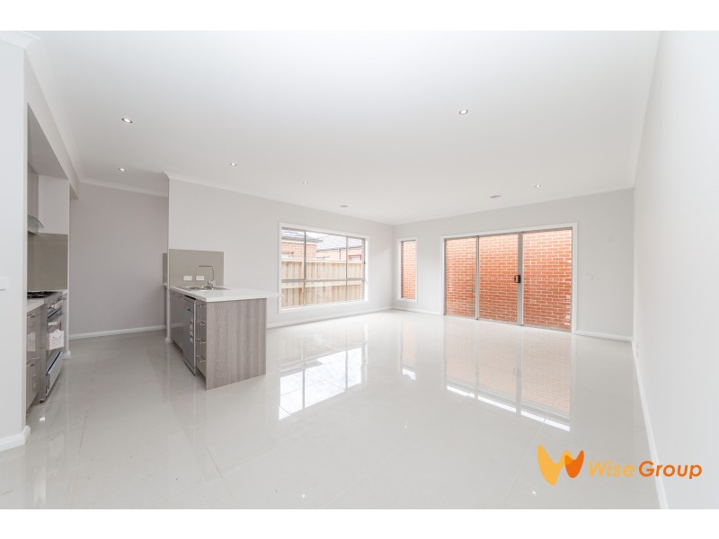 6 Noorat Place, Cranbourne North VIC 3977