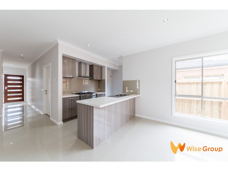 6 Noorat Place, Cranbourne North VIC 3977