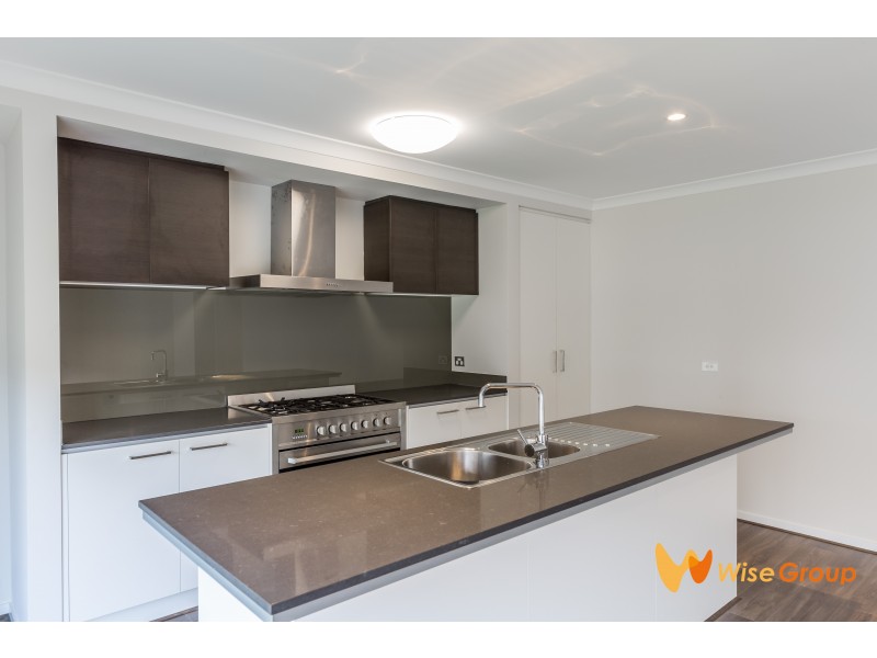 5 Birchmore Place, Clyde North VIC 3978