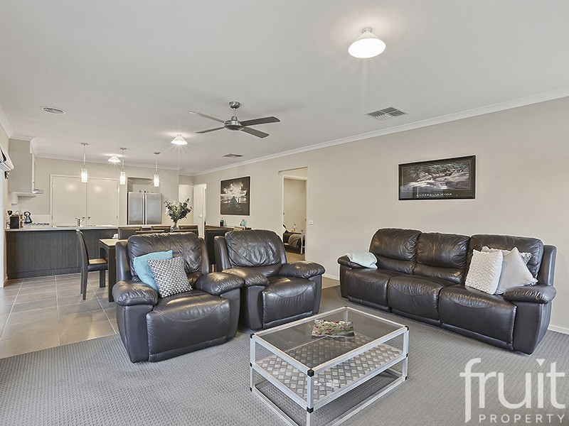 5 PESCIA COURT, Leopold VIC 3224