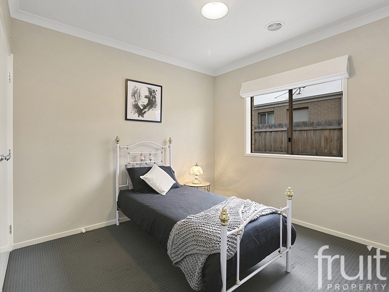 5 PESCIA COURT, Leopold VIC 3224