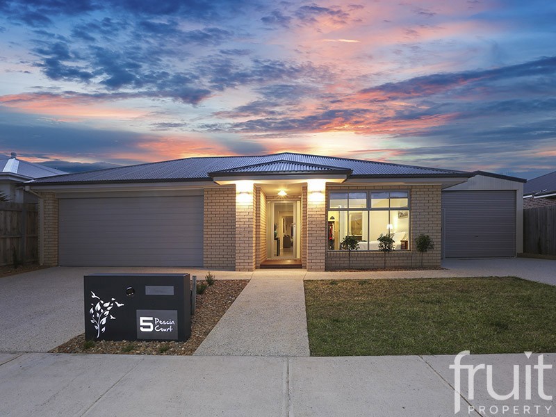 5 PESCIA COURT, Leopold VIC 3224