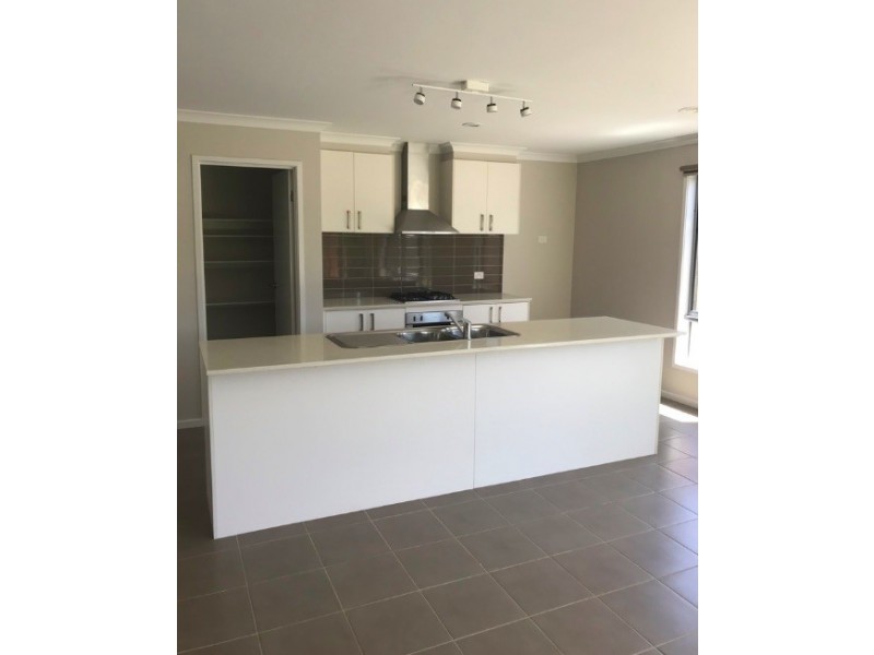 28 Sunnymead Avenue, Torquay VIC 3228