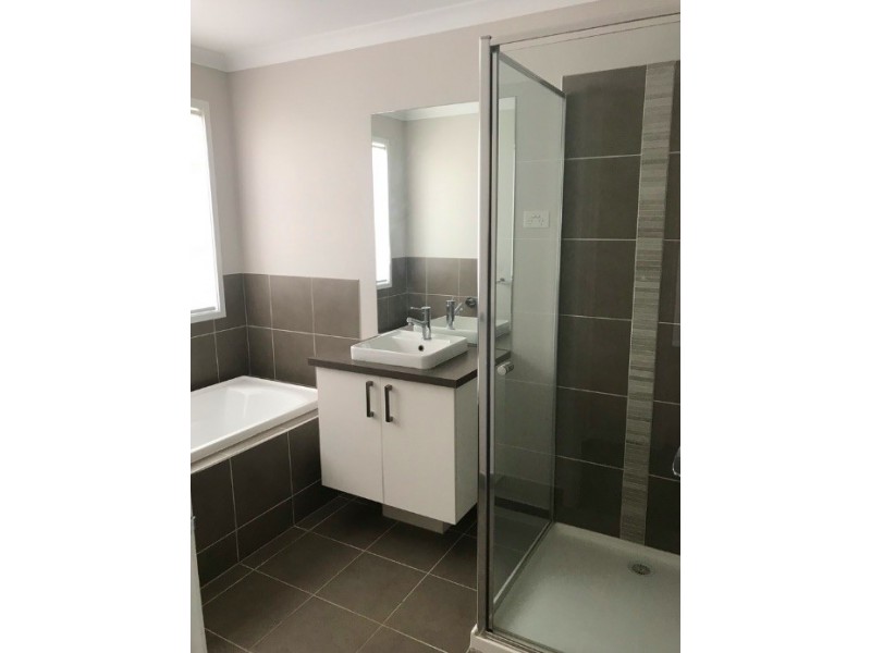 28 Sunnymead Avenue, Torquay VIC 3228