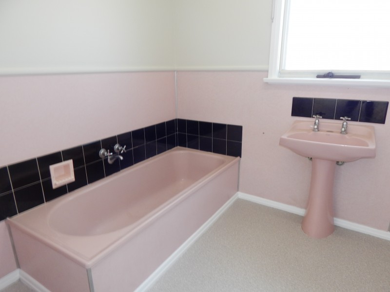 4/1 Charles Street, Newcomb VIC 3219