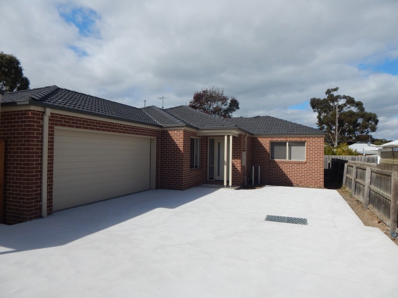 2/12 Detroit Crescent, Corio VIC 3214