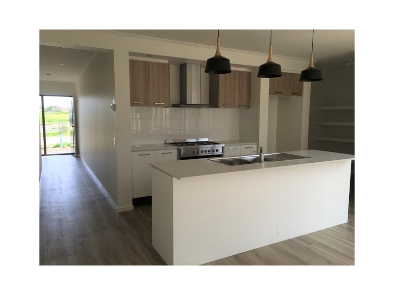 33 Mirri Drive, Torquay VIC 3228