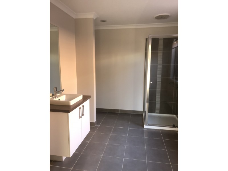 28 Sunnymead Avenue, Torquay VIC 3228