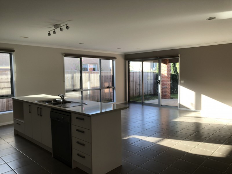 28 Sunnymead Avenue, Torquay VIC 3228