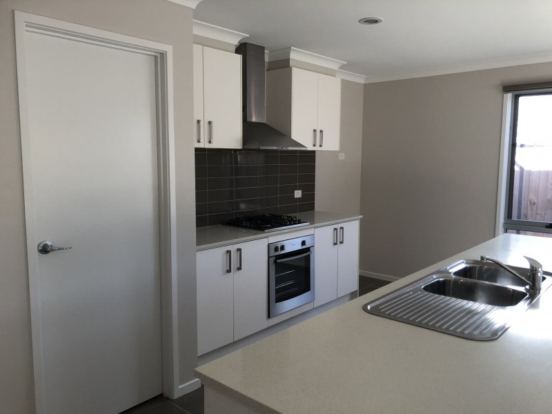 28 Sunnymead Avenue, Torquay VIC 3228