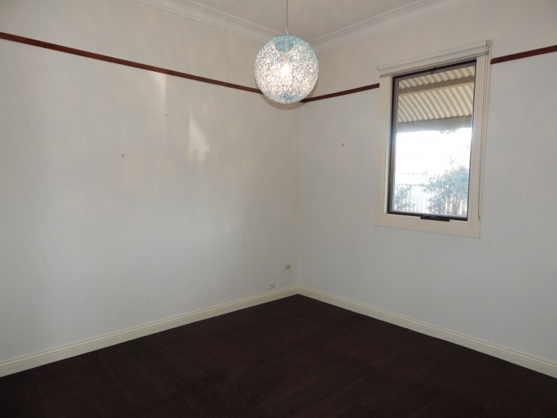 206 Shannon Avenue, Geelong West VIC 3218
