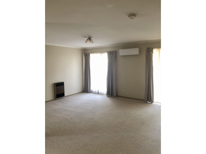 2/140 Geelong Road, Torquay VIC 3228