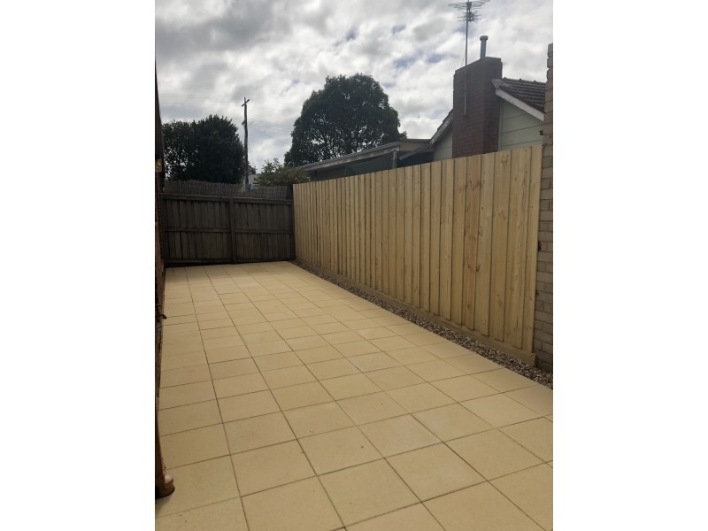 2/140 Geelong Road, Torquay VIC 3228