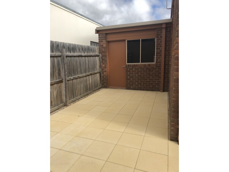 2/140 Geelong Road, Torquay VIC 3228