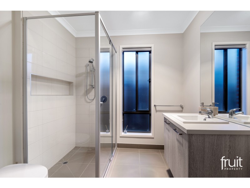 11 Mirri Drive, Torquay VIC 3228