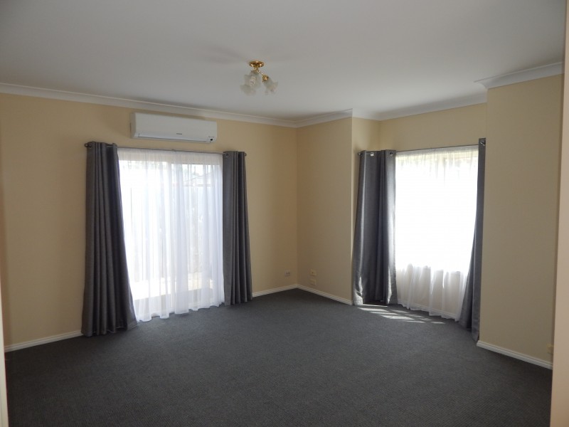 2/6 Carrington Street, Thomson VIC 3219