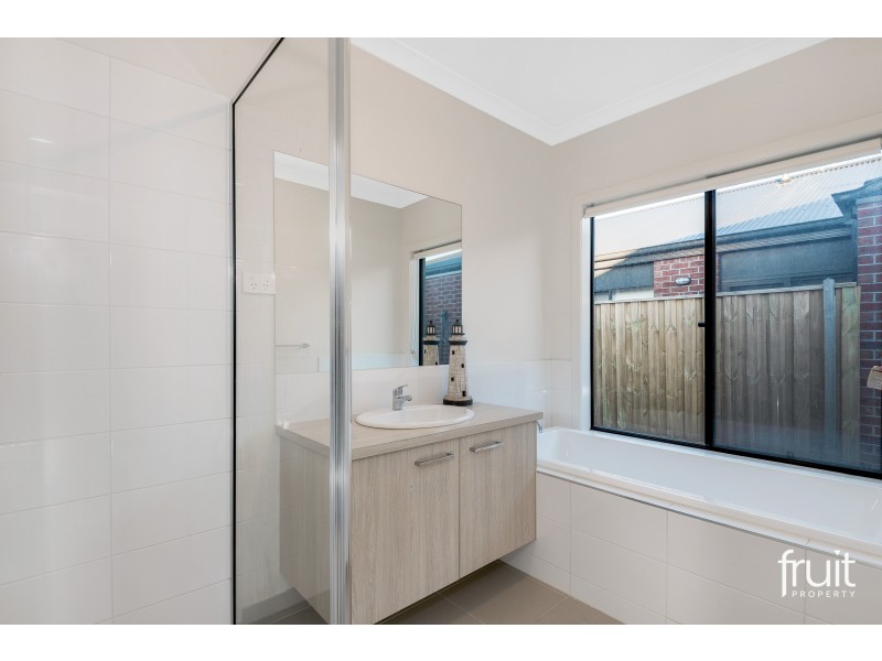 2 Scentbark Street, Torquay VIC 3228