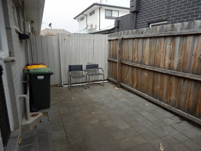 1/10-12 Norwood Street, Herne Hill VIC 3218