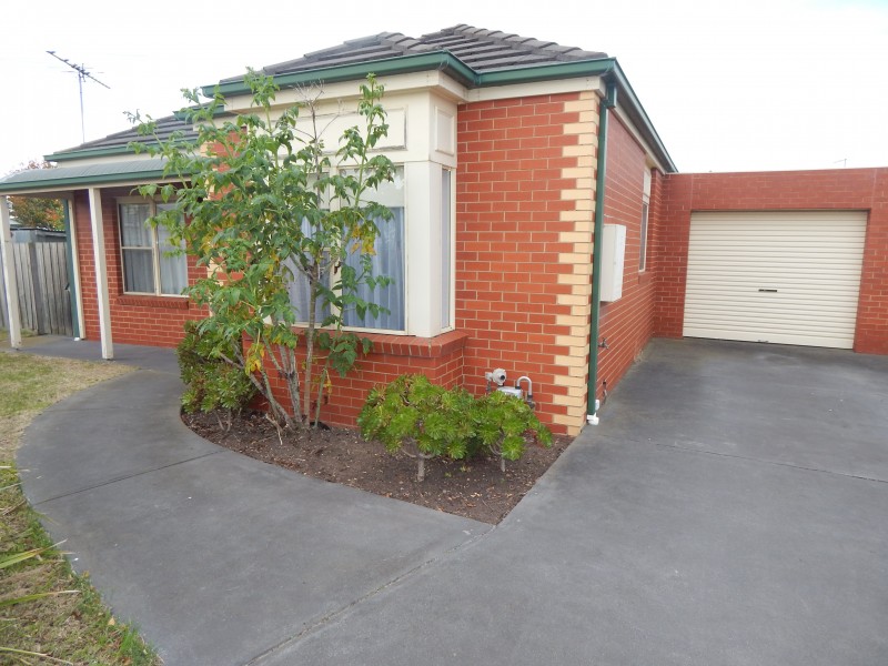 2/4 Carrington Street, Thomson VIC 3219