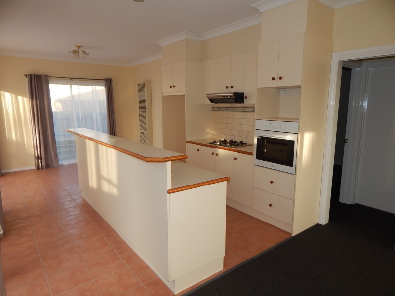 2/4 Carrington Street, Thomson VIC 3219