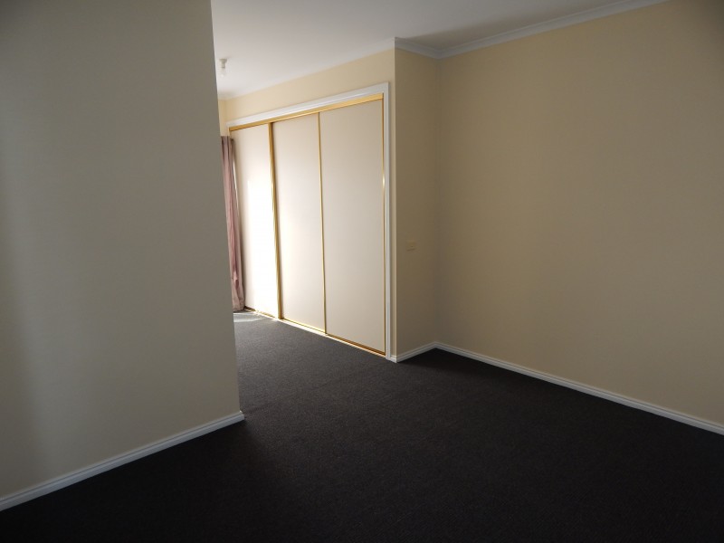 2/4 Carrington Street, Thomson VIC 3219