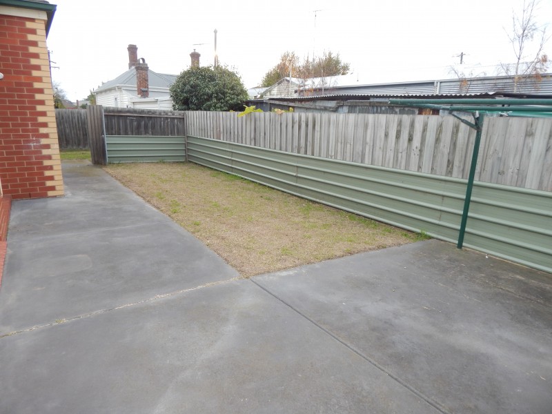 2/4 Carrington Street, Thomson VIC 3219