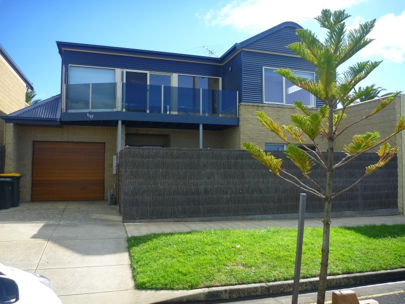 1/17 The Esplanade, Torquay VIC 3228