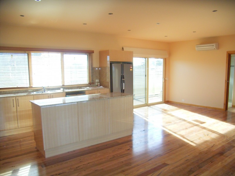 1/17 The Esplanade, Torquay VIC 3228