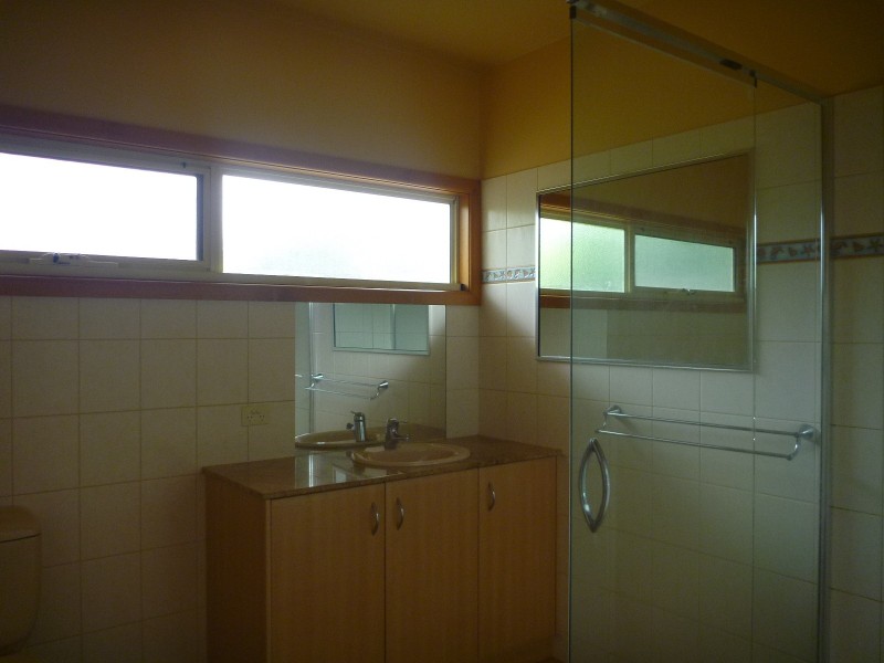 1/17 The Esplanade, Torquay VIC 3228