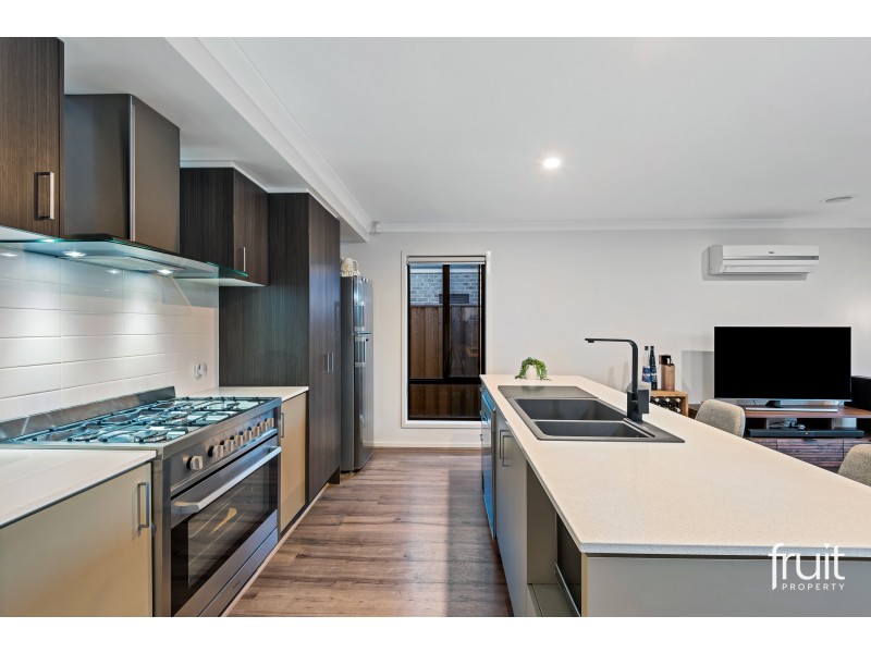 12 GALACTIC STREET, Mount Duneed VIC 3216