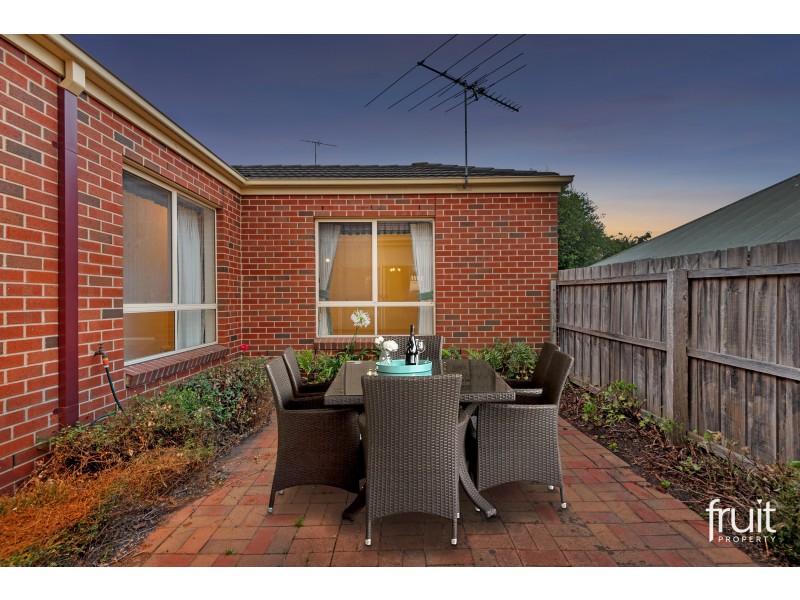 1/15 Waddington Court, Highton VIC 3216