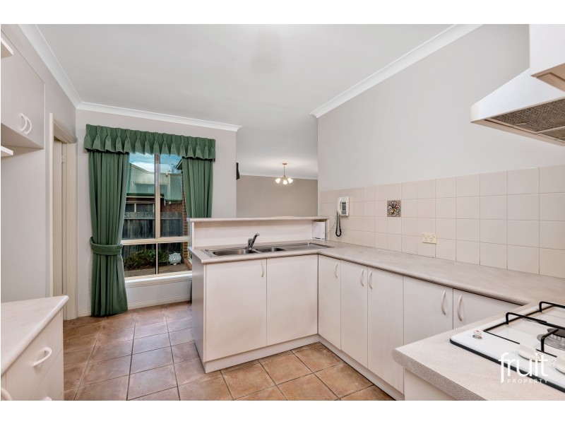 1/15 Waddington Court, Highton VIC 3216
