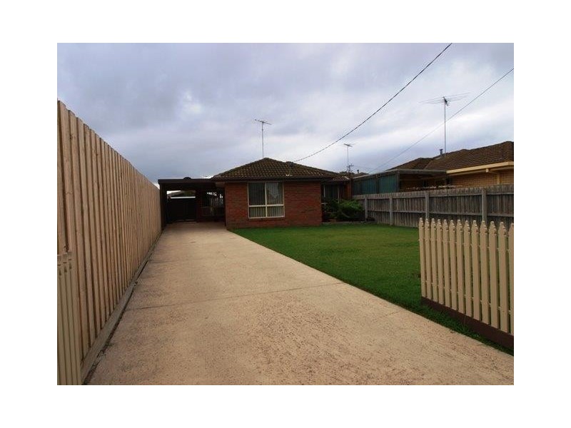 8 Lowan Avenue, Norlane VIC 3214