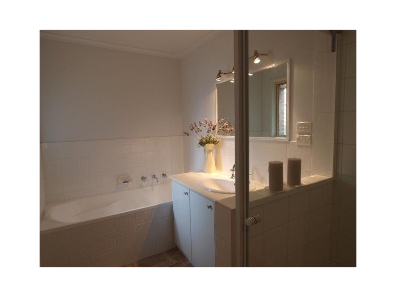 8 Lowan Avenue, Norlane VIC 3214