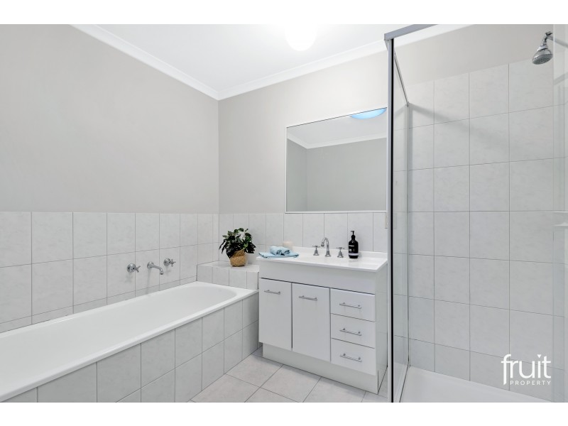 2/6 VINCENT COURT, Whittington VIC 3219