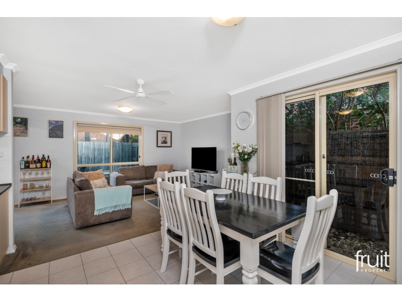 2/6 VINCENT COURT, Whittington VIC 3219