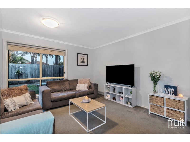 2/6 VINCENT COURT, Whittington VIC 3219