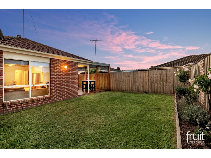 2/6 VINCENT COURT, Whittington VIC 3219