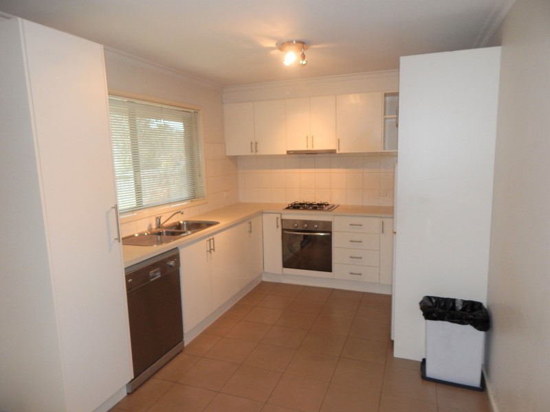 2/70 Ballarat Road, Hamlyn Heights VIC 3215