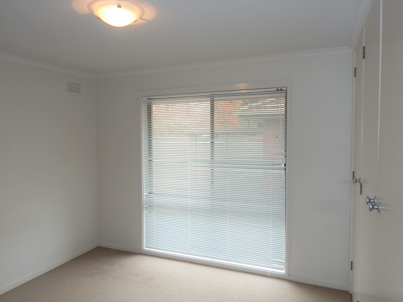 2/70 Ballarat Road, Hamlyn Heights VIC 3215