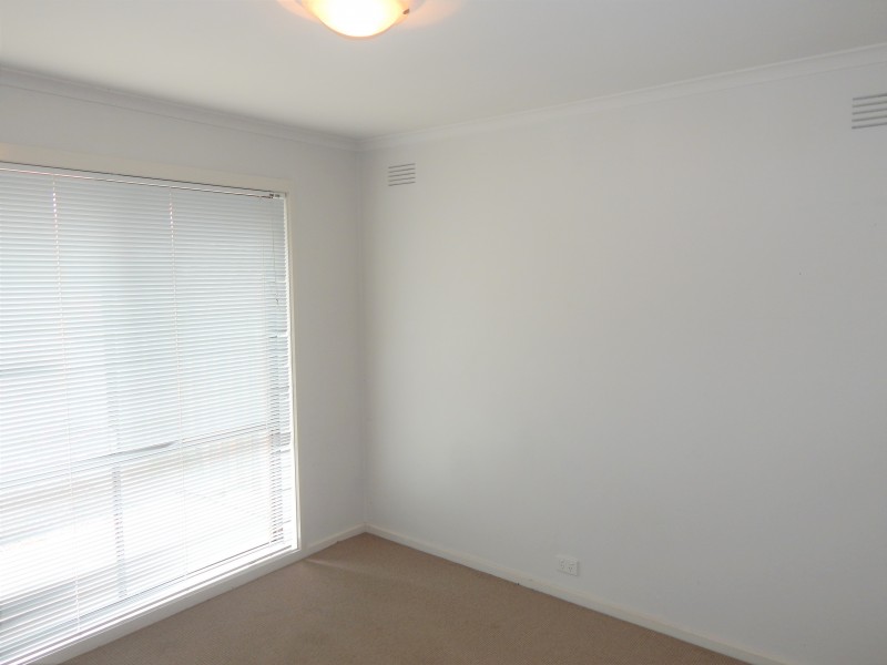 2/70 Ballarat Road, Hamlyn Heights VIC 3215