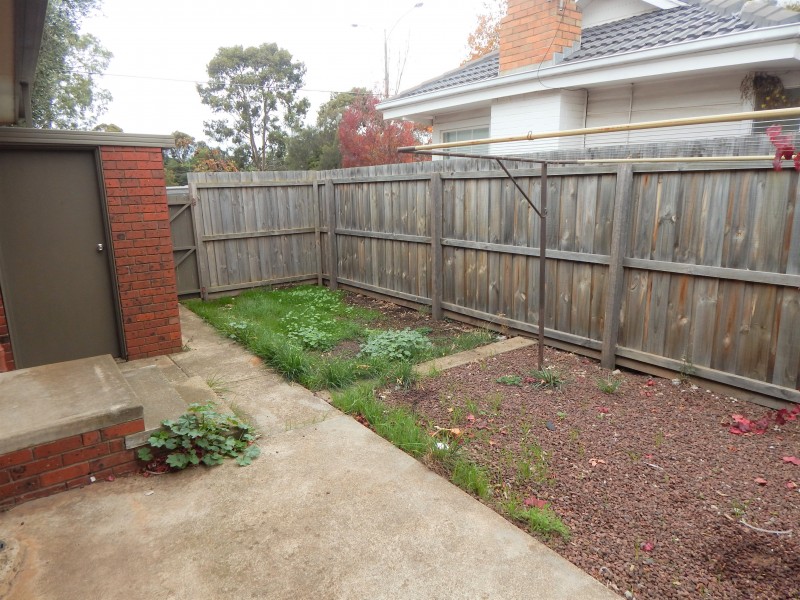 2/70 Ballarat Road, Hamlyn Heights VIC 3215