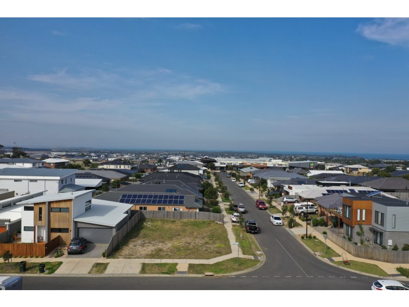 10 Yallock Circuit, Torquay VIC 3228
